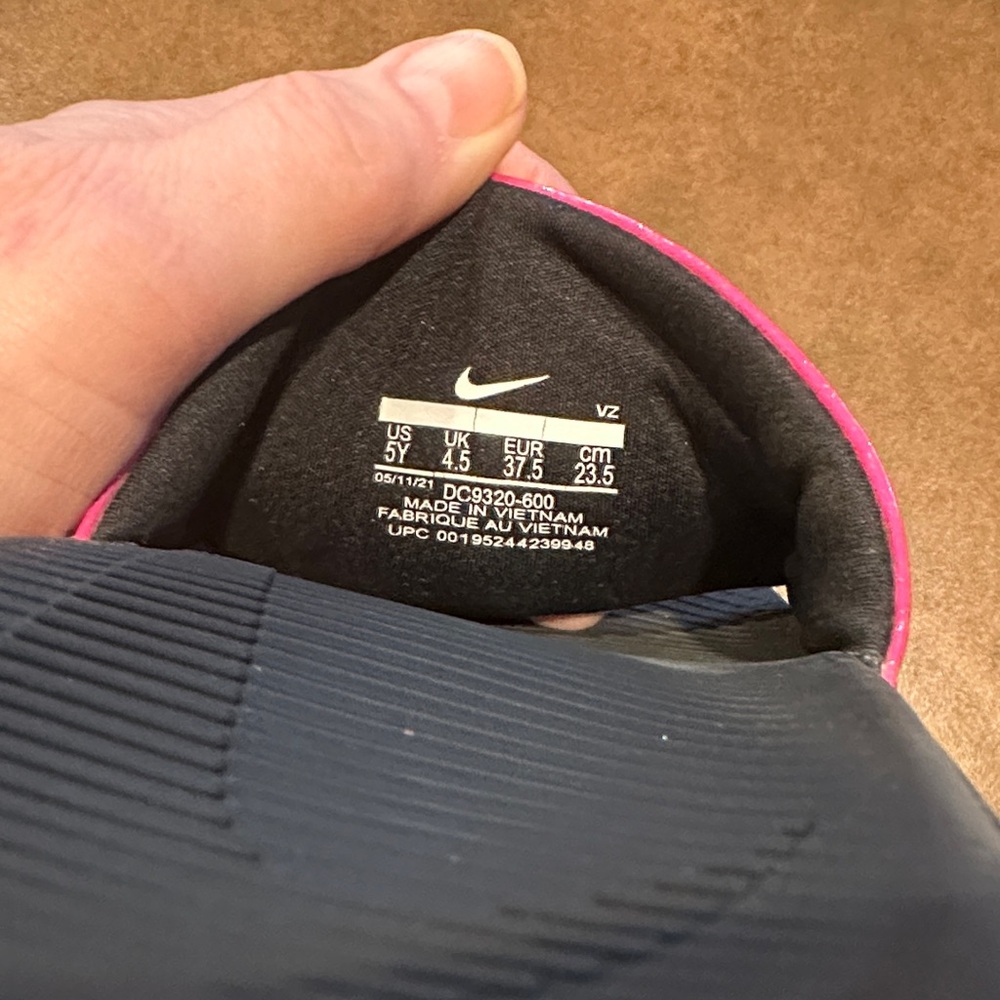 💖🖤Nike Black and Pink Slides - 5 - Picture 2 of 8